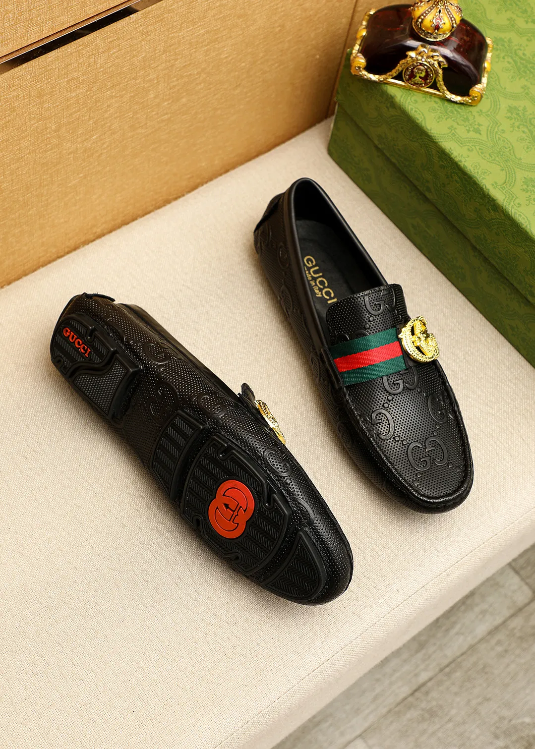 Men's shoes 💰380 💐 Product trademark: GUCCI "Gucci" Doudou shoes Regular size: 38-44 (45.46.47🉑️Customized) Product materials: Selected imported first-layer calfskin embossed upper + luxury hardware buckle, imported pig leather lining. Strong three-dimensional visual effect, original outsole color: 1⃣️color optional